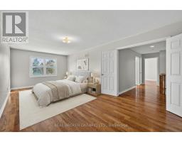 Kitchen - 28 Blyth Street W, Richmond Hill, ON L4E2Y1 Photo 4