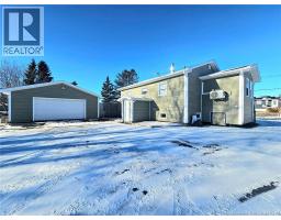 Family room - 239 Godin, Beresford, NB E8K1T4 Photo 4