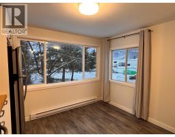 Living room - 207 Foster Avenue, Clinton, BC V0K1K0 Photo 4