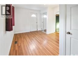 Bedroom - 365 3rd Avenue Ne, Swift Current, SK S9H2G8 Photo 4