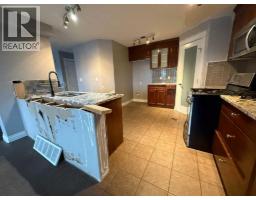 4pc Bathroom - 209 Walnut Crescent, Fort Mcmurray, AB T9K0N4 Photo 3