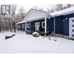 Bedroom 4 - 2435 Ravenscliffe Road, Huntsville, ON P1H2J2 Photo 2