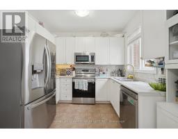 Primary Bedroom - 45 Woodbine Place, Oshawa, ON L1L1C6 Photo 5