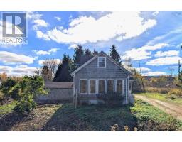 Living room - 246 West Brooklyn Road, West Brooklyn, NS B4P2R3 Photo 2