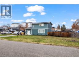 Bedroom - 610 Balmoral Road, Kelowna, BC V1X1W1 Photo 3