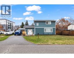 Bedroom - 610 Balmoral Road, Kelowna, BC V1X1W1 Photo 2