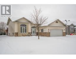 Kitchen - 95 Beaumont Ave, Sault Ste Marie, ON P6C6E7 Photo 2