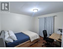 Kitchen - Main 897 Consort Crescent, Mississauga, ON L5C1J8 Photo 3