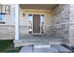 Living room - 73 Oakmont Drive, Loyalist, ON K0H1G0 Photo 4