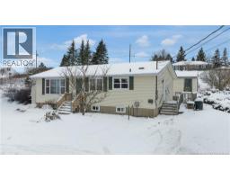 Living room - 1015 Loch Lomond Rd, Saint John, NB E2J1Z5 Photo 3