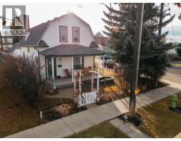 Dining room - 4217 51 A Street, Red Deer, AB T4N2B7 Photo 2