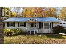 Bedroom - 7 Burnett Drive, Hanwell, NB E3C2H8 Photo 2