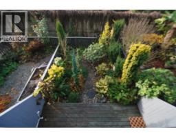 410 Crosscreek Road, Lions Bay, BC V0N2E0 Photo 4