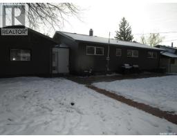 Family room - 249 6th Avenue E, Gravelbourg, SK S0H1X0 Photo 3