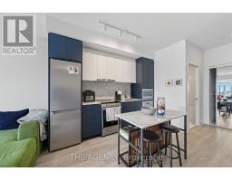 Bedroom - 1411 30 Upper Mall Way, Vaughan, ON L4J0L7 Photo 5