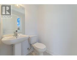 Bedroom 2 - 42 2140 Trafalgar Road, Oakville, ON L6H8A5 Photo 4