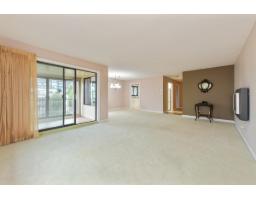 301 15317 Thrift Avenue, White Rock, BC V4B2L4 Photo 4