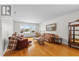 Family room - 32 Oakland Drive, East Royalty, PE C1P1P4 Photo 5