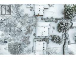 Kitchen - 233 Wellington Street, Whitby, ON L1N5L7 Photo 3