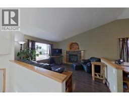 Den - 145 Blackfoot Circle W, Lethbridge, AB T1K7T4 Photo 4