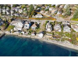 811 Marine Drive, Gibsons, BC V0N1V1 Photo 3