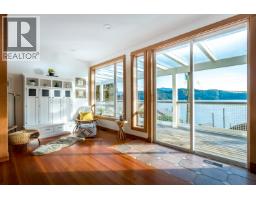811 Marine Drive, Gibsons, BC V0N1V1 Photo 5
