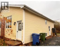 543 545 St Anne, Bathurst, NB E2Z2R2 Photo 2