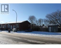 303 Frederica St W, Thunder Bay, ON P7E3W4 Photo 3