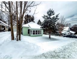 Dining room - 10 Duncan Street E, Huntsville, ON P1H1P6 Photo 2