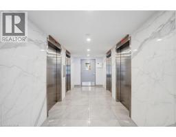 Bedroom - 10 Edgecliff Golfway Unit 206, North York, ON M3C3A3 Photo 3