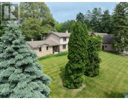 Kitchen - 386 Pinetree Way, Mississauga, ON L5G2V6 Photo 4