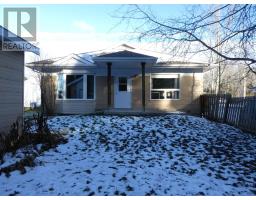 Kitchen - 305 Clarke Ave Se, Geraldton, ON P0T1M0 Photo 2