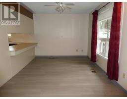 Bathroom - 305 Clarke Ave Se, Geraldton, ON P0T1M0 Photo 4