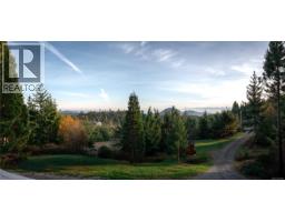 Kitchen - 1550 Olympic Dr, Shawnigan Lake, BC V0R2W3 Photo 3