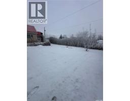 Living room - 404 Railway Avenue W, Blaine Lake, SK S0J0J0 Photo 2