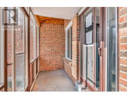 Kitchen - 50 Luminous Court, Brampton, ON L6Z2B3 Photo 3