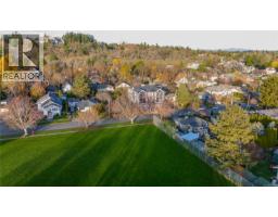 Bathroom - 2 1434 Brooke St, Victoria, BC V8S1M3 Photo 3