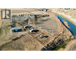 Bedroom - 95041 A Hwy 2, Fort Macleod, AB T0L1Z0 Photo 2