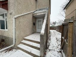 Primary Bedroom - 237 Austin Street N, Winnipeg, MB R2W2N8 Photo 3