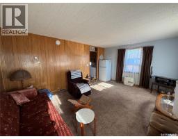Family room - 107 2nd Street S, Cabri, SK S0N0J0 Photo 4