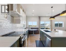 Foyer - 16 Key Cove Sw, Airdrie, AB T4B5T3 Photo 3