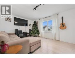 Living room - 429 Clayton Street, Listowel, ON N4W2G4 Photo 4