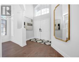 Living room - 681 Bristol Road W, Mississauga, ON L5R3Y1 Photo 4