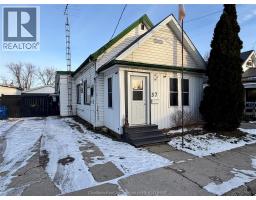 4pc Bathroom - 37 Foster Street, Chatham, ON N7M4N4 Photo 2
