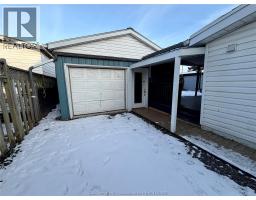 Kitchen - 37 Foster Street, Chatham, ON N7M4N4 Photo 3