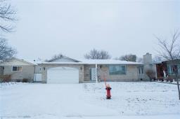 Primary Bedroom - 10 Abraham Bay, Winnipeg, MB R2P1G1 Photo 2