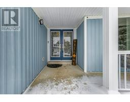 Kitchen - 35 Viscount Way, East Gwillimbury, ON L0G1M0 Photo 2