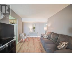 Bedroom 2 - 808 20 William Roe Boulevard, Newmarket, ON L3Y5V6 Photo 5