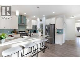 Kitchen - 325 Bayview Way Sw, Airdrie, AB T4B4H3 Photo 4