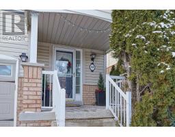 Eating area - 64 Longueuil Place, Whitby, ON L1R3H1 Photo 2